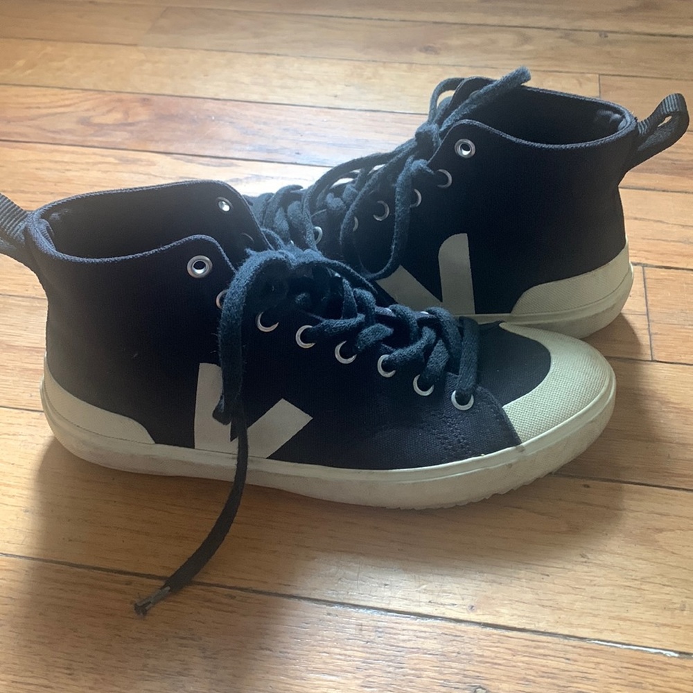 Veja High Top Sneakers, size 9 women’s